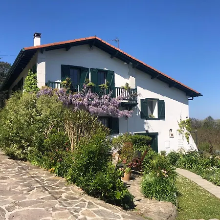 T3 Avec Terrasse Et Jardin à 4 Kms Des Plages 8 Mm St Jean De Luz * Urrugne